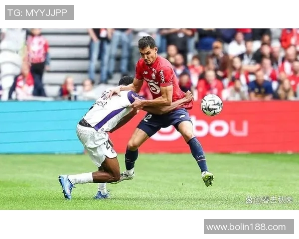 法甲最新战报：里昂主场力克巴黎圣日耳曼，卢卡库梅开二度帮助球队取得胜利