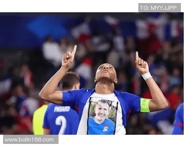 姆巴佩半场换上西班牙球员队服，球员生日趴背后的秘密