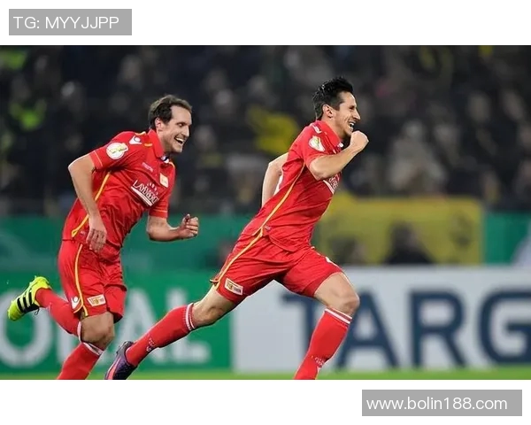 沙尔克04队艰难之战告终，遗憾落败：逆境中的坚韧与希望