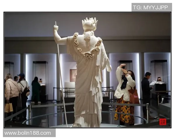 那不勒斯博物馆重新开放，展出珍贵艺术品吸引游客参观